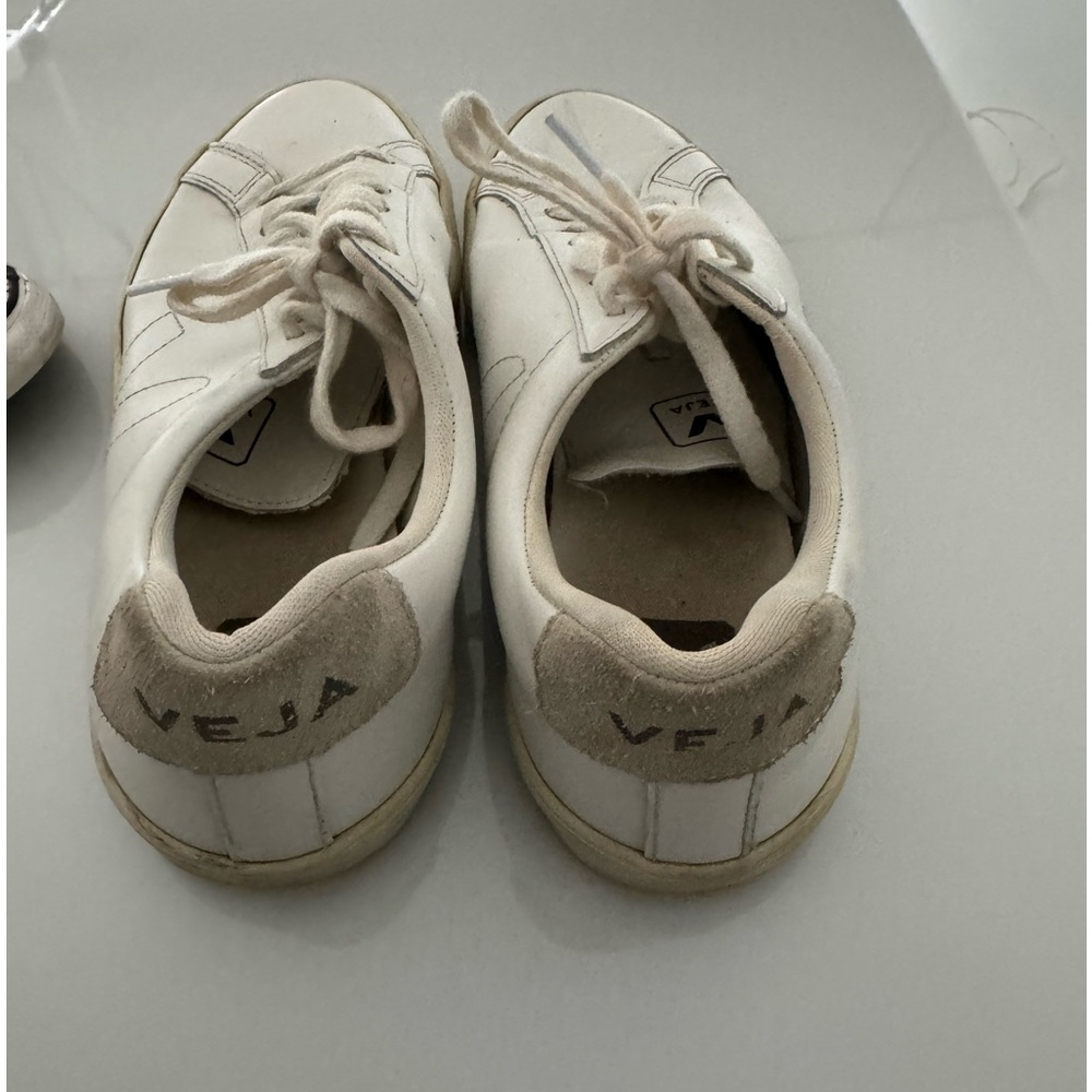 Veja shoes size 9